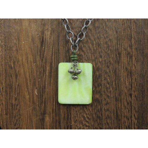 Jewelry - 18" Sterling Silver Large Green Shell Pendant Necklace Vintage Minimalist